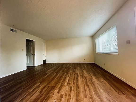 4th image of 2550 Arroyo Dr APT 2