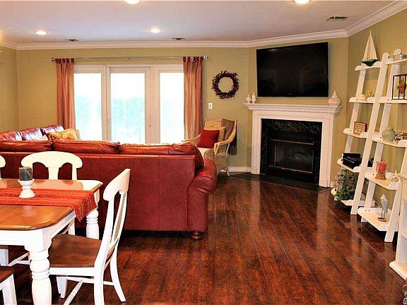 5th image of 149 Northwood Ct