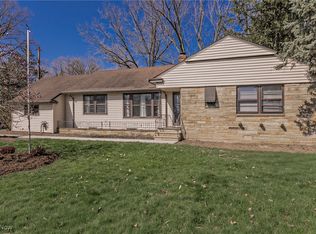 1130 Som Center Rd, Mayfield Heights, OH 44124