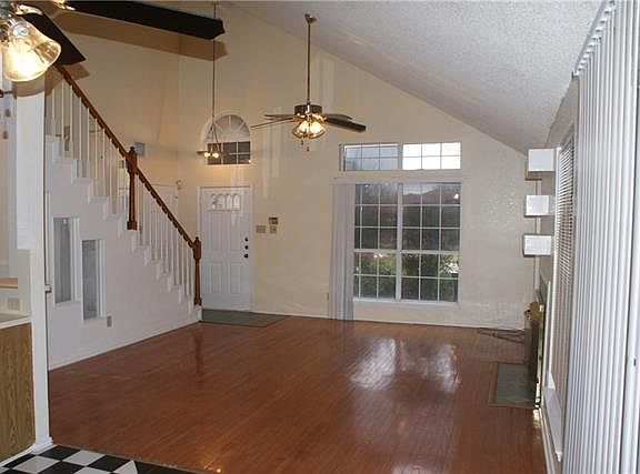 3rd image of 6202 Fairlane Dr