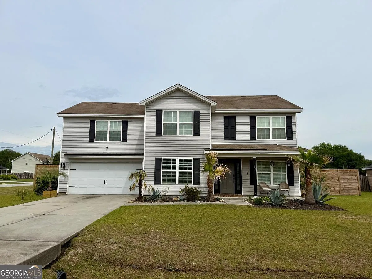 4 bed, 2.5 bath, 2481 sqft, $2,500 — Photo 1