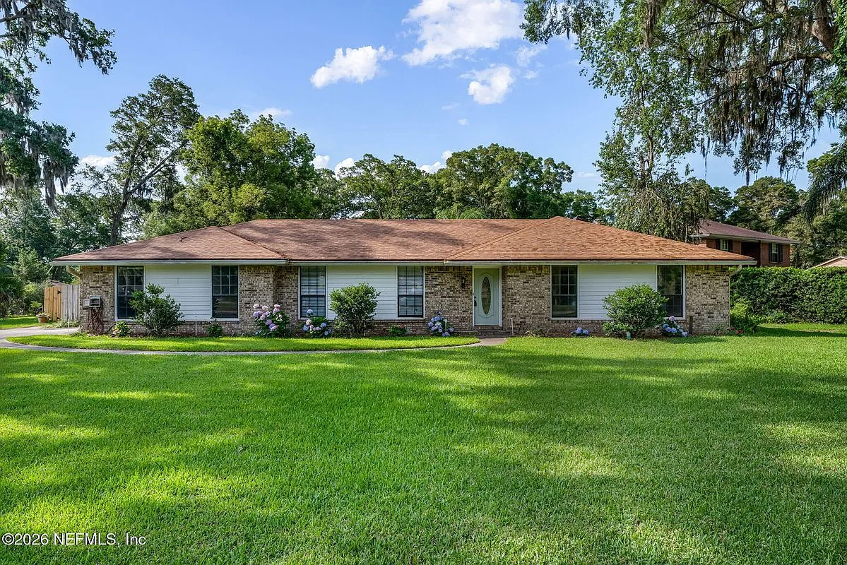 4 bed, 2.0 bath, 2018 sqft, $3,750 — Photo 3