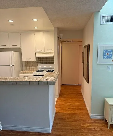 18645 Hatteras St #206 — Photo 4