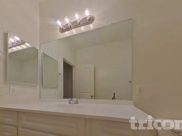 7022 W Carson Rd — Photo 17
