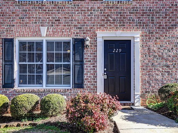 3rd image of 229 Margate Dr