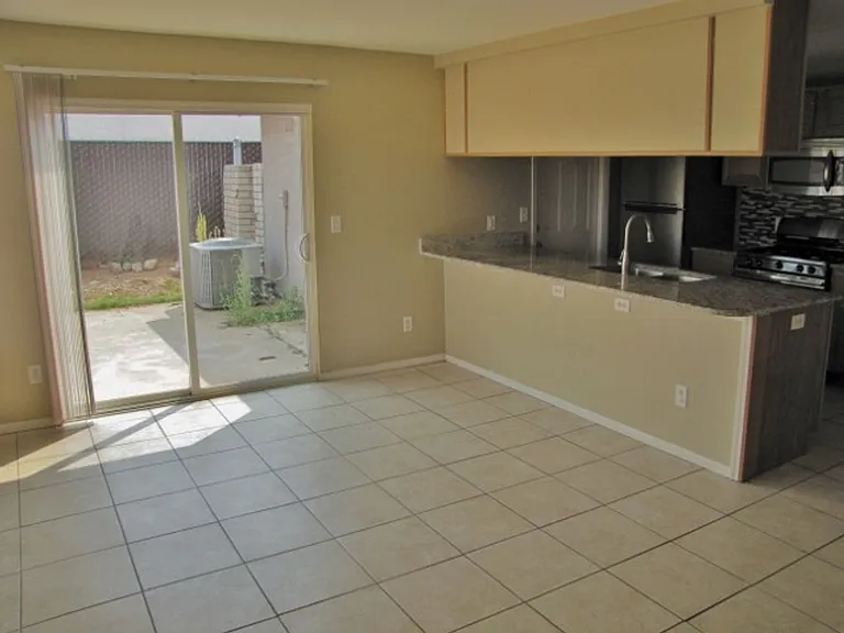 823 Plaza Encanto — Photo 9