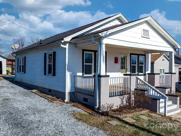 1606 College Ave SW, Lenoir, NC 28645