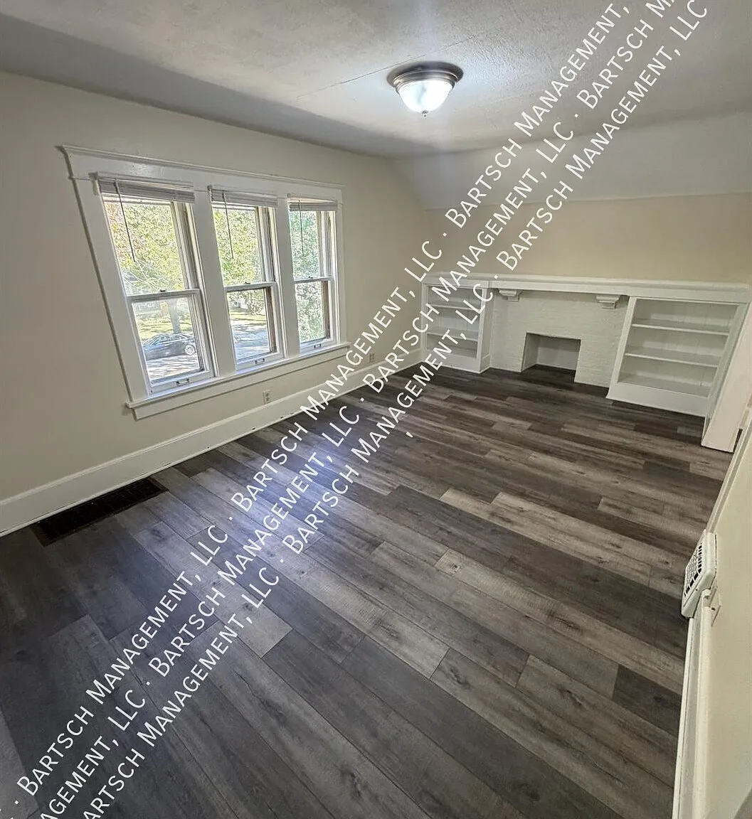 2 bed, $1,375 — Photo 2