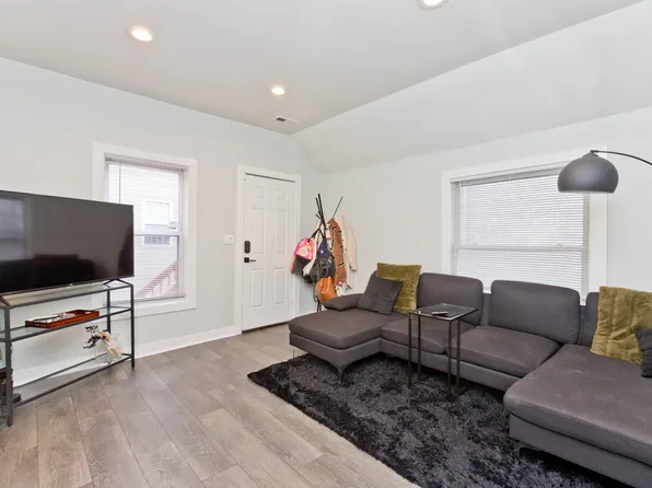 1702 S Morgan St APT 1R, Chicago, IL 60608