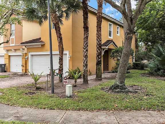 3rd image of 771 Pipers Cay Drive