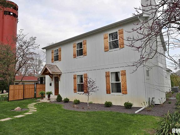 2nd image of 1208 E Kingman Ave