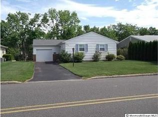 865 Edgebrook Dr N, Toms River, NJ 08757