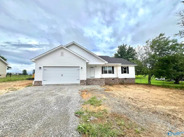 455 Bluff Dr, Section, AL 35771
