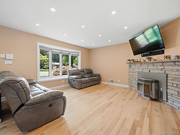 5th image of 15 Summit Avenue