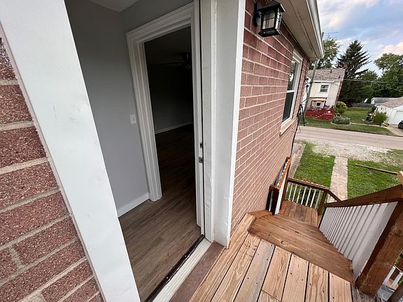 5th image of 501 Hanna Ave APT 2
