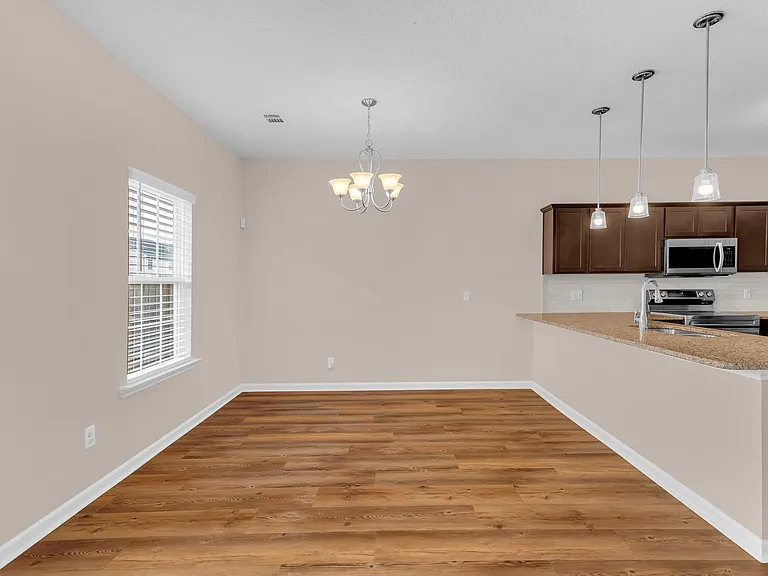 139 W West Winn Ave — Photo 13