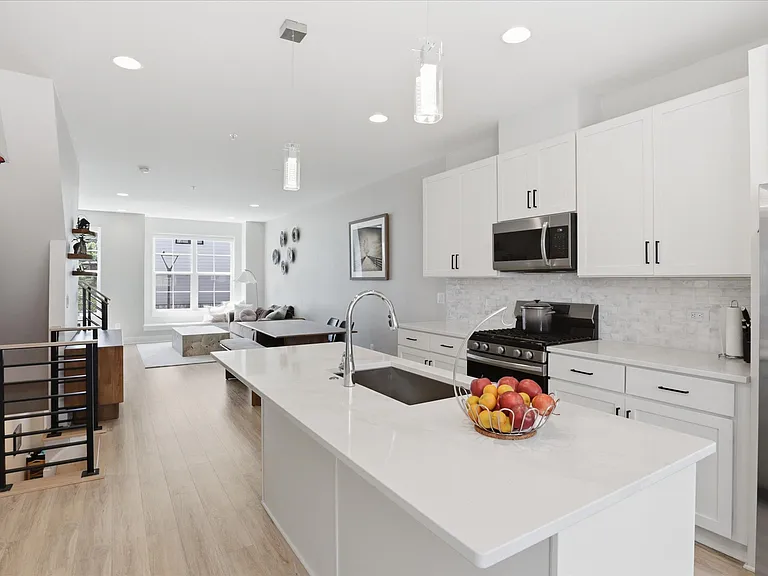 7356 Blade Dr — Photo 11