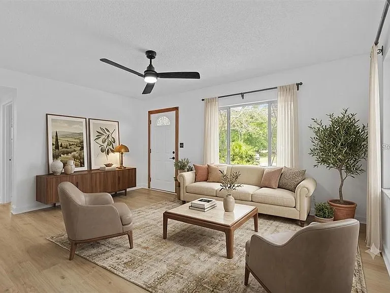 6206 S Foster Ave — Photo 3