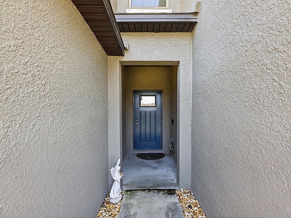 2nd image of 824 Royal Empress Dr