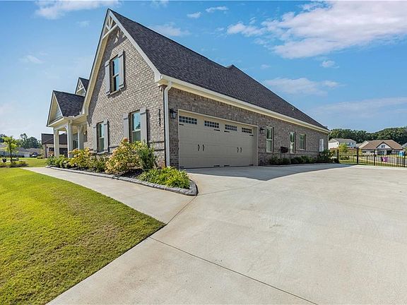 3rd image of 2095 Brock Dr