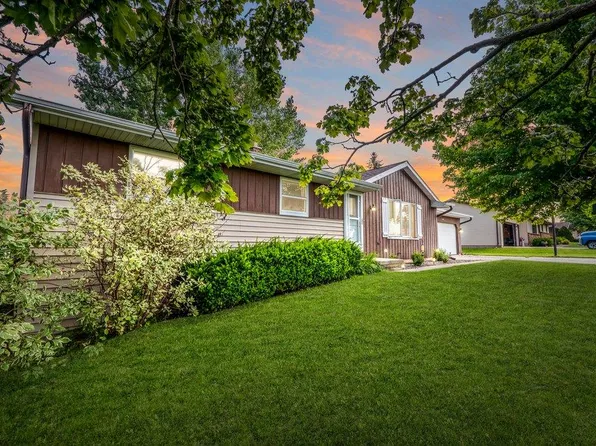 312 Walnut St, Luxemburg, WI 54217