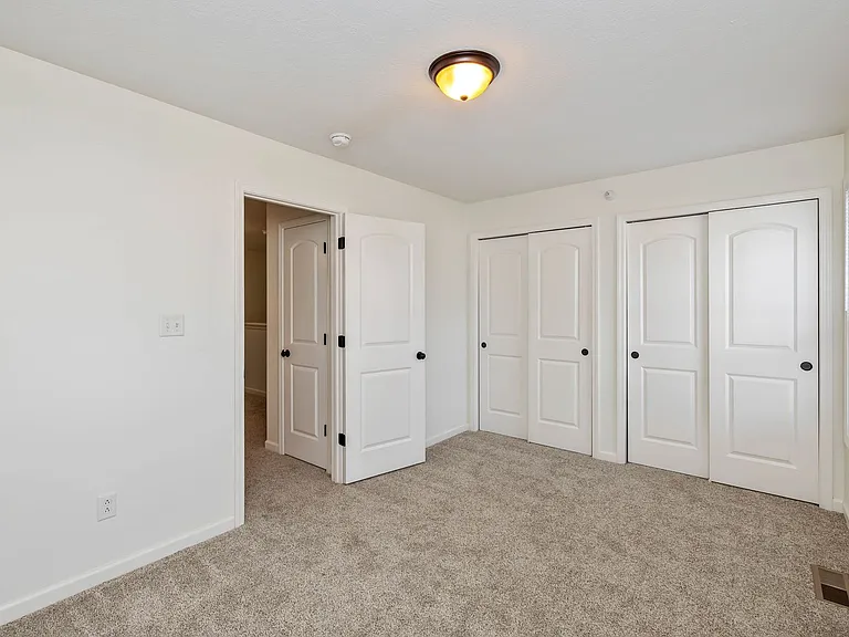 542 W Main St — Photo 17