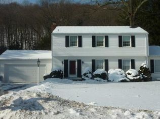 29 Fairfield Rd, Oxford, CT 06478