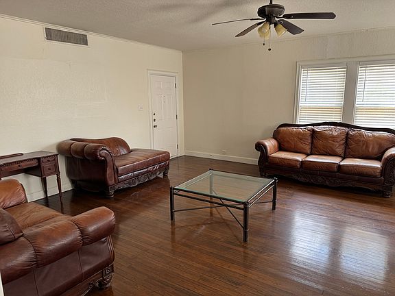 5th image of 119 E Ridgewood Ct #A