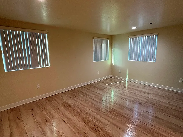 3910 Halldale Ave — Photo 18