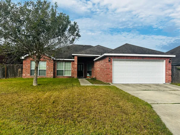 1702 Brook Ln, Kingsville, TX 78363