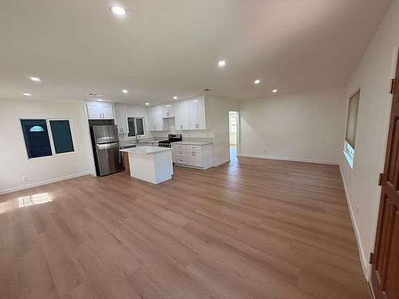 2nd image of 4741 Hazelbrook Ave