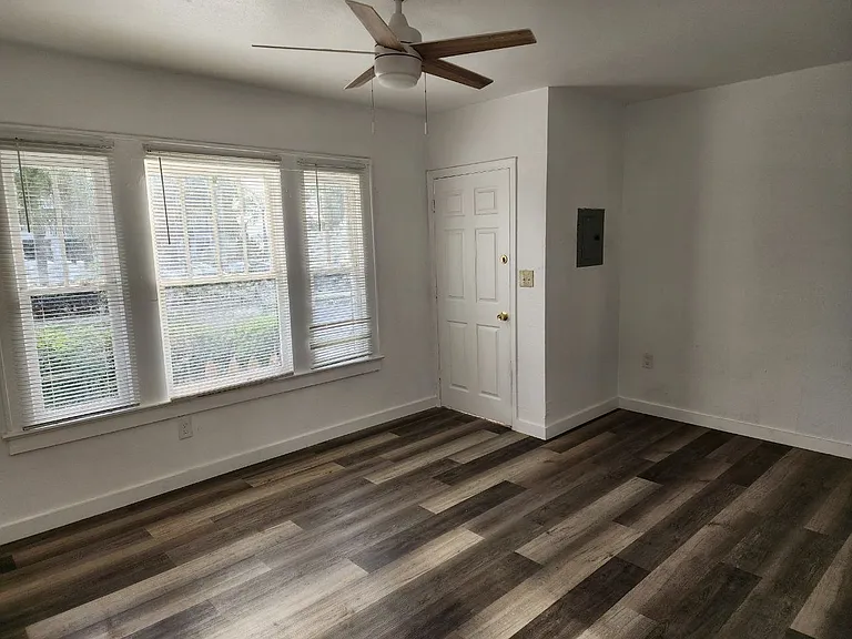 503 N Osceola Ave — Photo 1