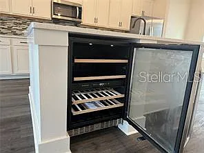3 bed, 2.5 bath, 2020 sqft, $2,895 — Photo 3