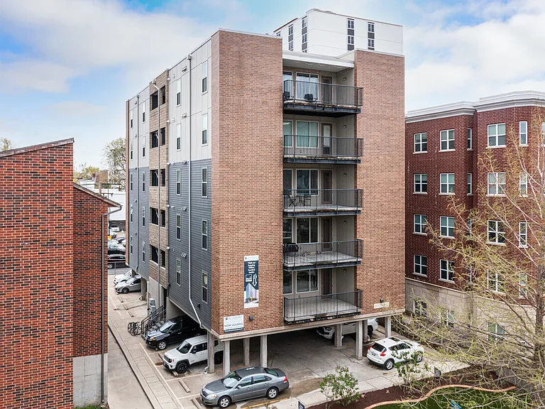 307 E DANIEL302 #C — Photo 1