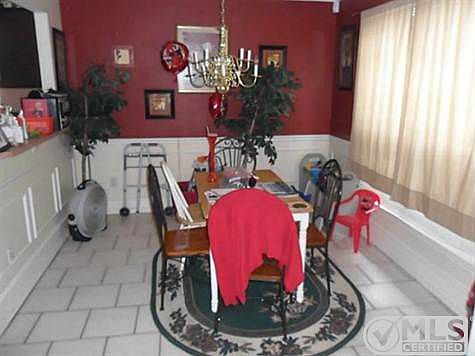 5th image of 2140 Highwood St