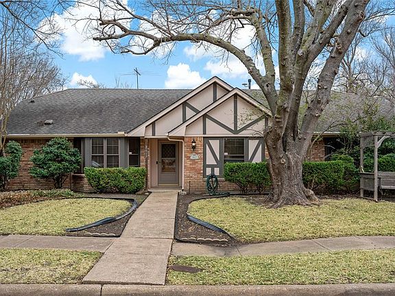 2nd image of 2617 Brookcrest Dr