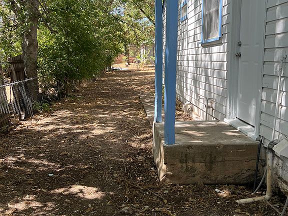 3rd image of 1904 Poage Ave