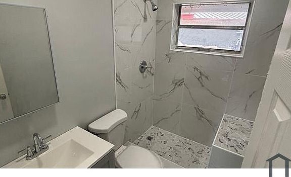 5th image of 268 NE 41st St