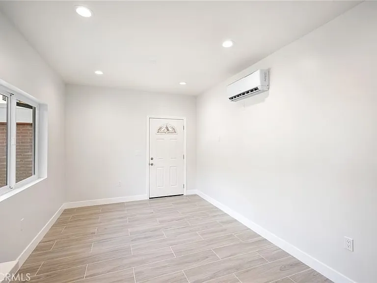 768 N Workman St — Photo 4