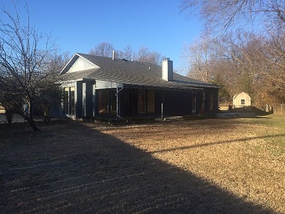2nd image of 2727 Highland Cir