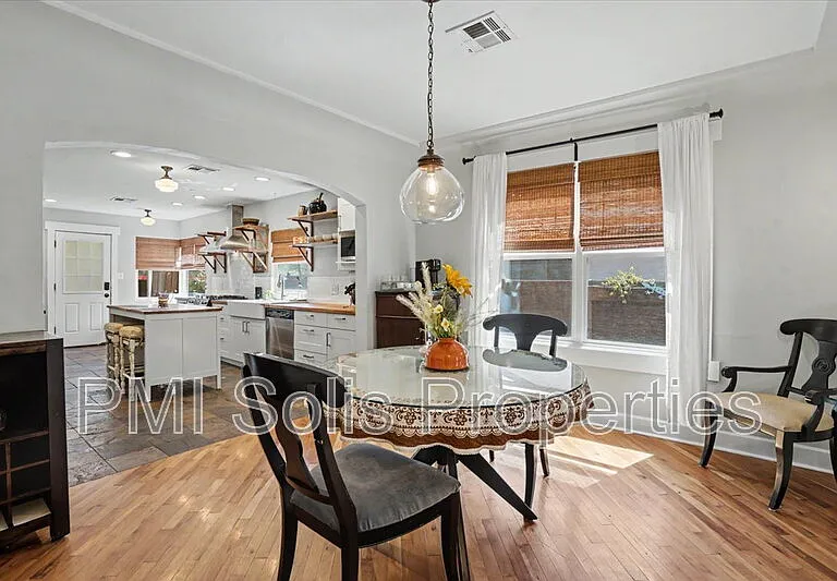 724 E Portland St — Photo 3