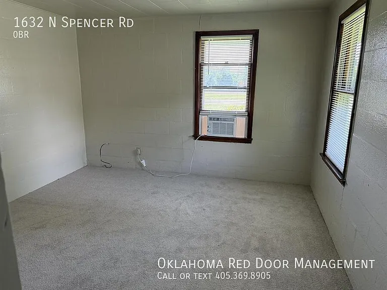 1632 N Spencer Rd — Photo 3