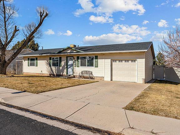 2nd image of 556 W Pinewood Dr