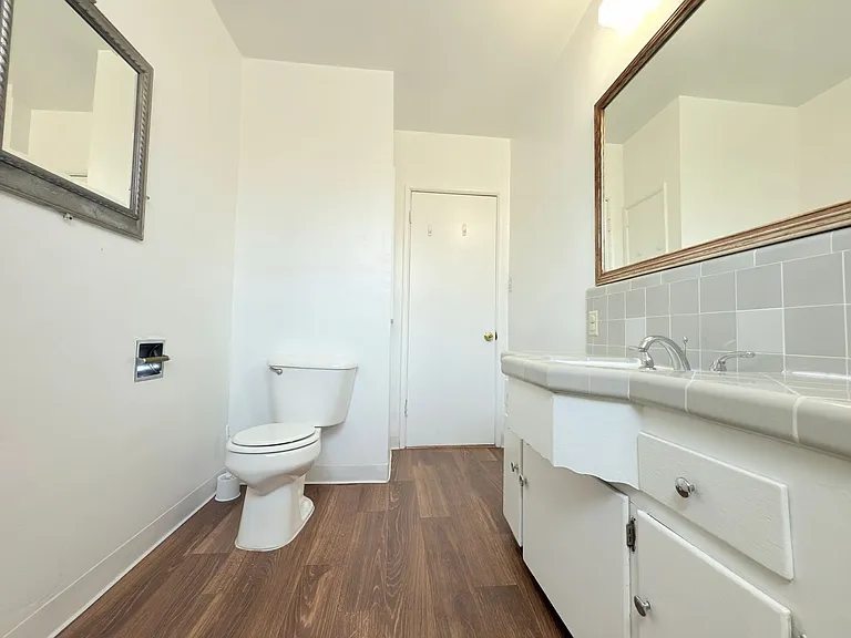 16656 Nordhoff St — Photo 16