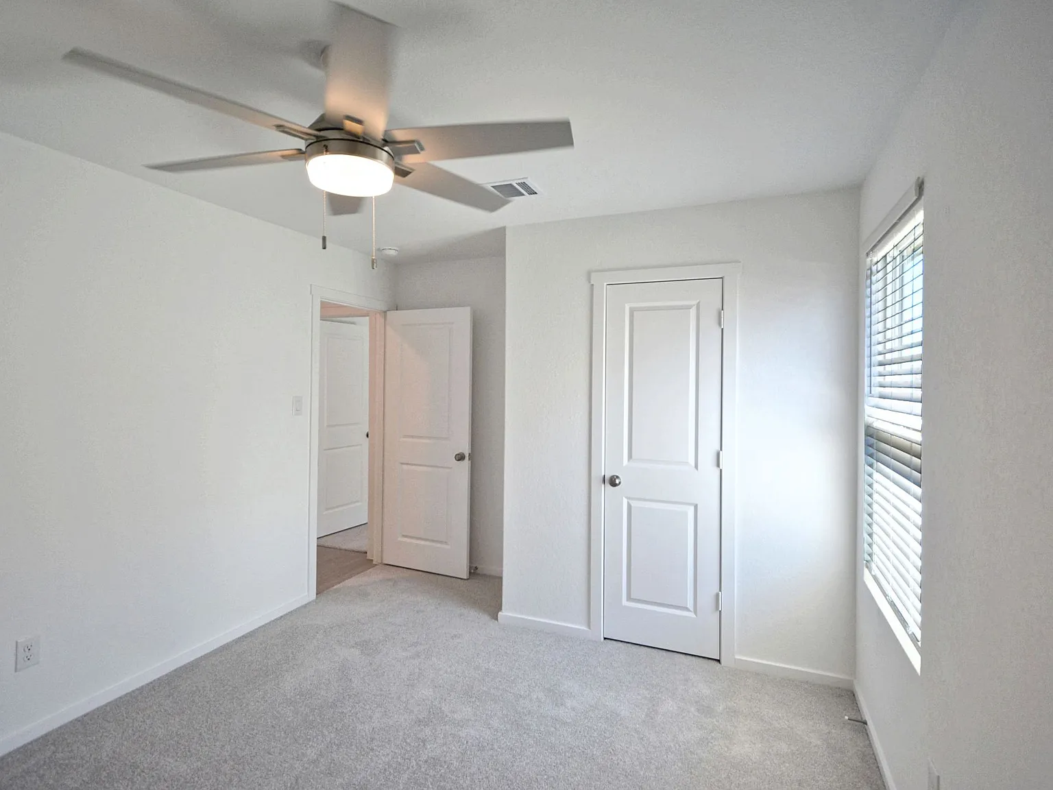 1517 Hummock Steep - 1 — Photo 4