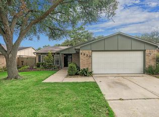 6830 Pickett Dr, Richmond, TX 77469