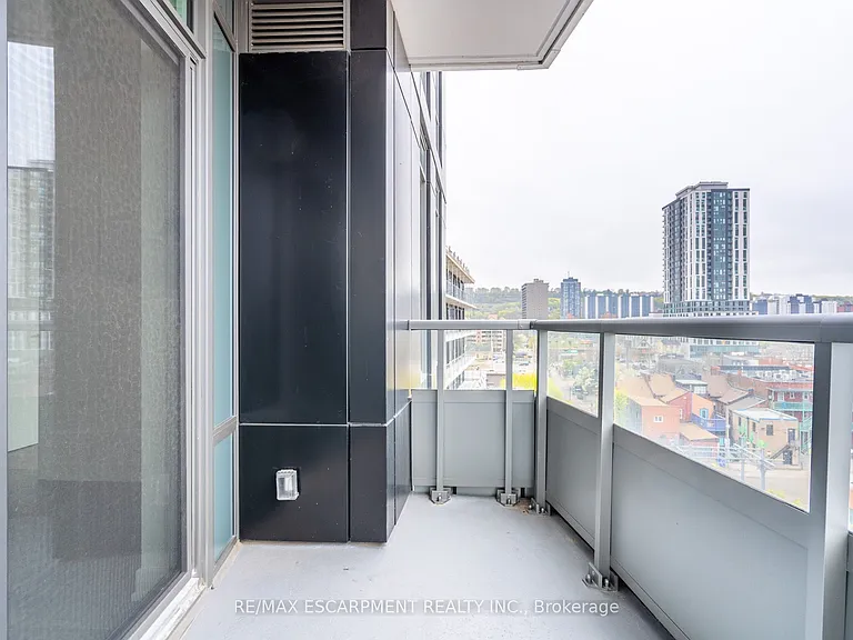 212 King William St #816 — Photo 15