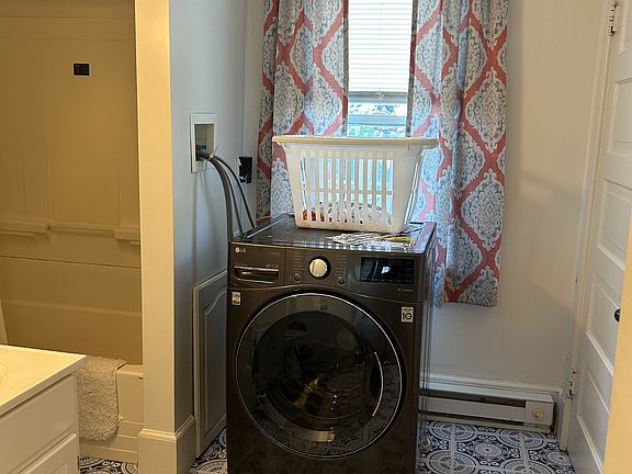 5th image of 5225 N Catherine St #1-2