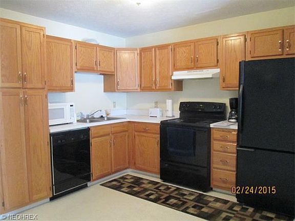 4th image of 570 Topaz Ln