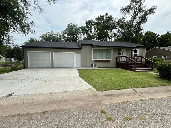 1615 Pierce Ave, Junction City, KS 66441